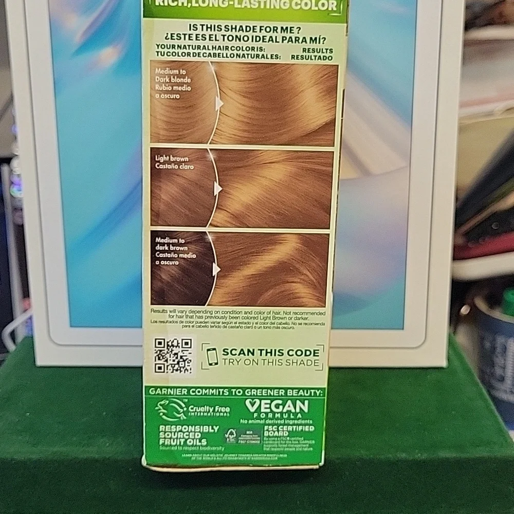 Garnier Nutrisse Ultra Crème - 73 Dark Golden Blonde New in Box